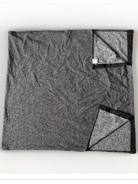 Like New Lululemon Vinyasa Scarf Wrap Black  and White Reflective Tag Reversible